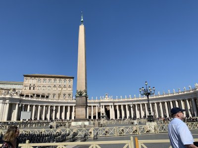 Bernini's colonnade & Obelisk400