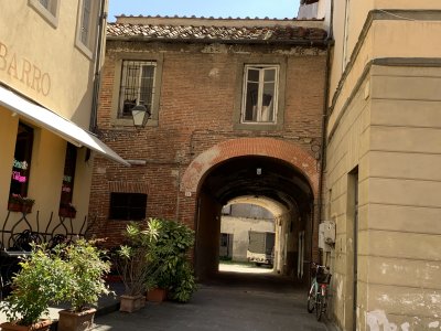 Il Tabaro on Via della Dogana400