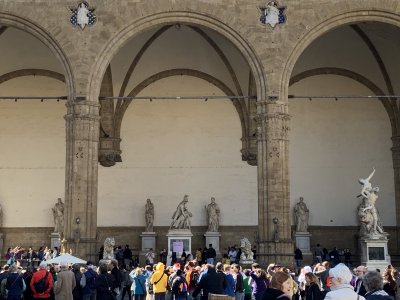 Loggia dei Lanzi in Piazza di Signoria400