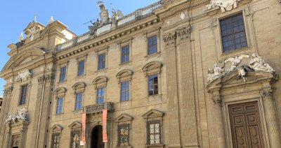 Oratory Seminary Church in Piazza di Firenze400