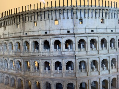 colosseummodel400