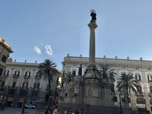 statue300