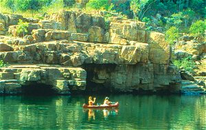 nitmuluk_katherine_gorge_canoe[1]